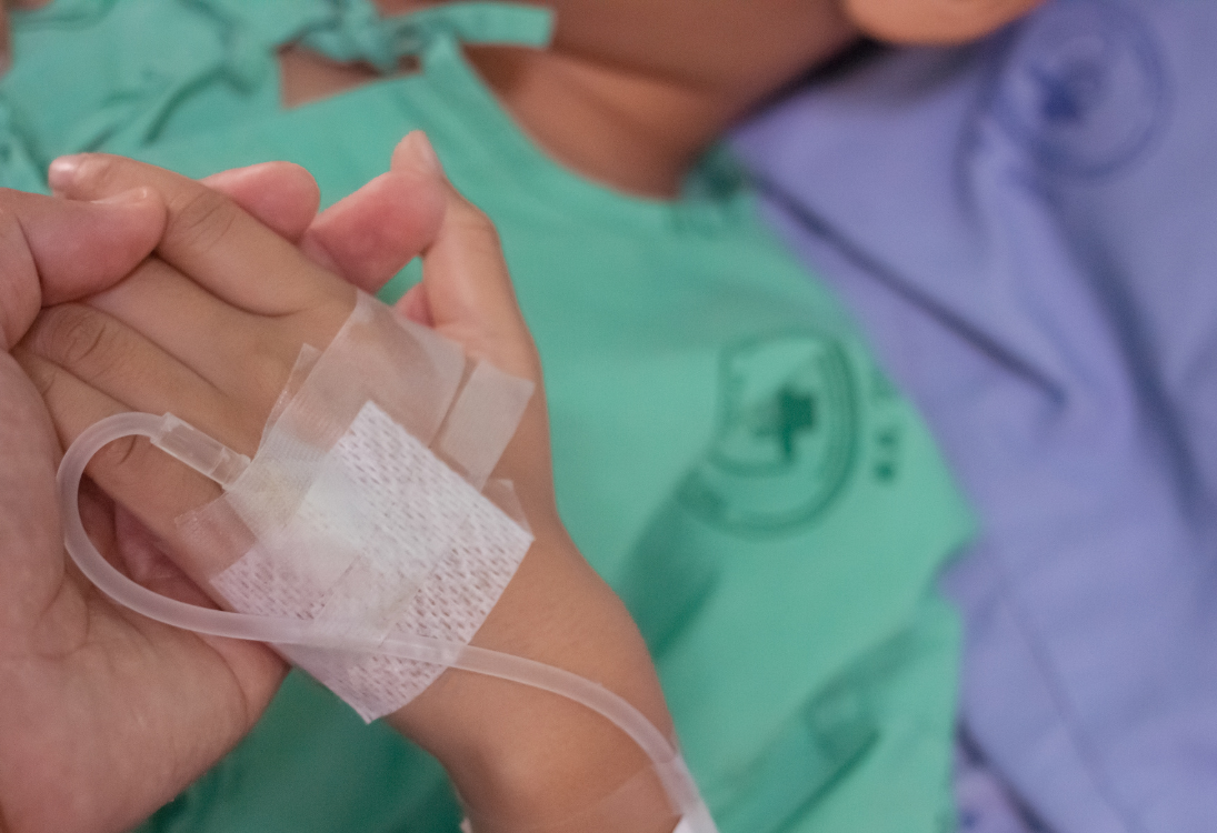 Cuidados paliativos pediátricos personalizados, com questionários semanais, podem melhorar a qualidade de vida no cancro pediátrico